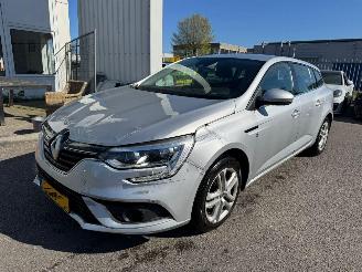 Coche accidentado Renault Mégane Estate 1.2 TCe Life 2018/3