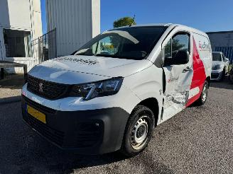 krockskadad bil bedrijf Peugeot Partner 1.5 BlueHDI Premium 2021/4