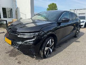 krockskadad bil auto Renault Mégane E-Tech EV60 Optimum Charge Iconic 2023/4