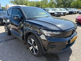 skadebil auto Volvo XC40 Recharge Plus 70 kWh 2022/10