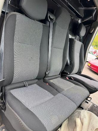 Renault Master 170 PK T35 2.3 dCi L2H3 Stop & Start picture 16