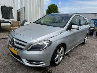 Auto incidentate Mercedes B-klasse 180 AUTOMAAT Ambition 2014/3