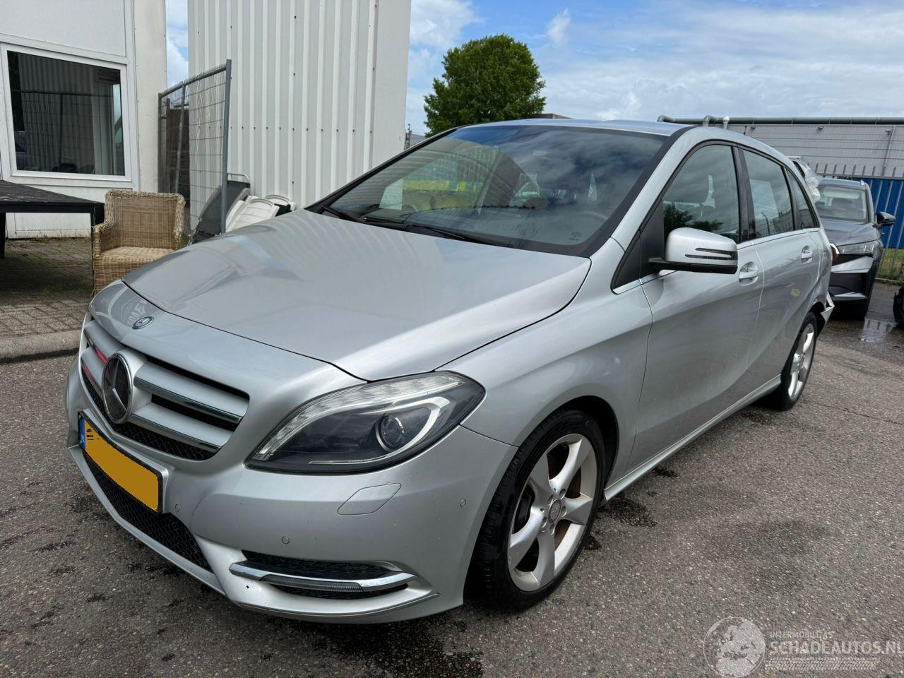 Mercedes B-klasse 180 AUTOMAAT Ambition