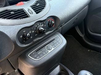 Renault Twingo 1.2-16V Dynamique picture 8