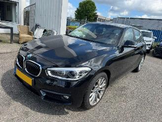 krockskadad bil auto BMW 1-serie 118i  AUTOMAAT Corporate Lease High Executive 2018/11