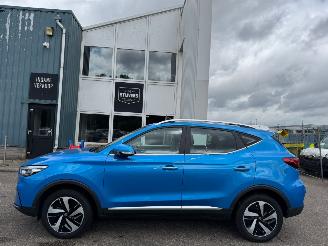 MG ZS EV Standard Range Luxury 50 kWh picture 2