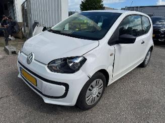 Schadeauto Volkswagen Up! 1.0 easy up! BlueMotion 2013/7