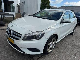 Unfallwagen Mercedes A-klasse 200 Prestige 2013/7