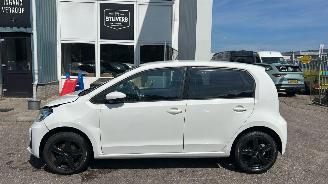 Volkswagen Up! 1.0 BMT move up! picture 2