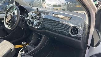 Volkswagen Up! 1.0 BMT move up! picture 11