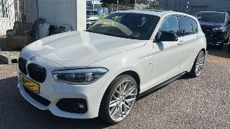 Unfallwagen BMW 1-serie 120i  AUTOMAAT Centennial High Executive 2017/2