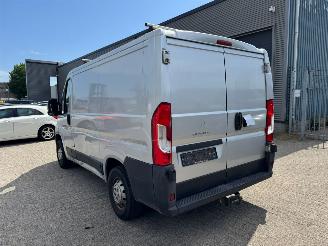 Peugeot Boxer 330 2.0 BlueHDI L1H1 Pro picture 3