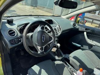 Ford Fiesta 1.6 Ghia picture 9