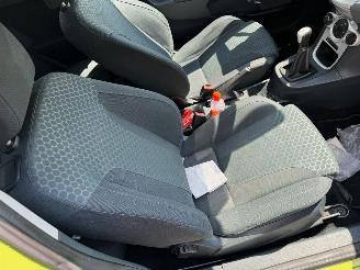 Ford Fiesta 1.6 Ghia picture 13