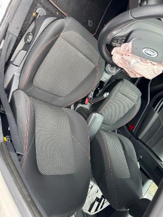 Ford Fiesta 1.0 EcoBoost ST-Line picture 17