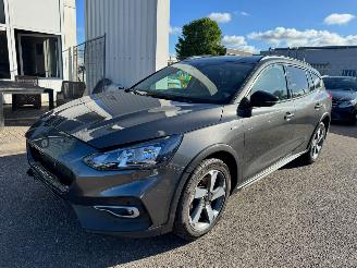 damaged passenger cars Ford Focus Wagon 1.0 AUTOMAAT EcoBoost Titanium Business 2019/7