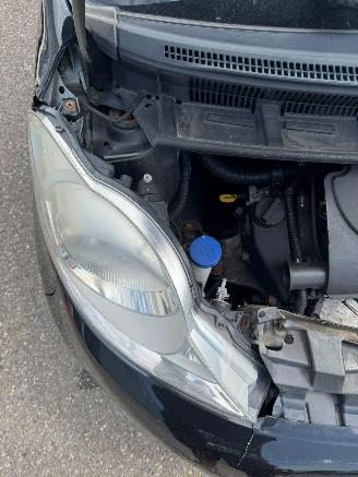 Peugeot 107 1.0 Access picture 9