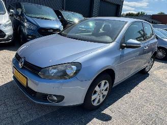 krockskadad bil auto Volkswagen Golf 1.2 TSI Trendline 2010/9