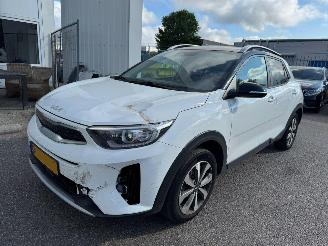 Coche accidentado Kia Stonic 1.0 T-GDi MHEV DynamicPlusLine 2022/1