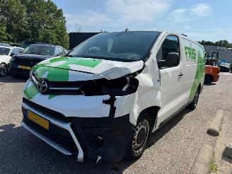 Schade bestelwagen Toyota Proace Worker 2.0 D-4D Professional Long 2022/4