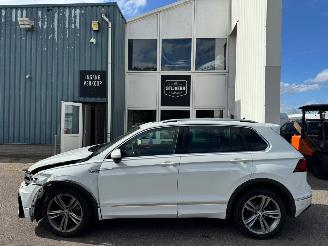 Volkswagen Tiguan 2.0 AUTOMAAT TSI 4Motion Highline Business R picture 4