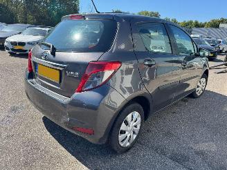 Schadeauto Toyota Yaris 1.0 VVT-i Aspiration 2012/2