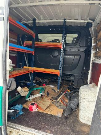 Peugeot Boxer 330 2.2 BlueHDi 140 L2H1 Premium DC picture 5
