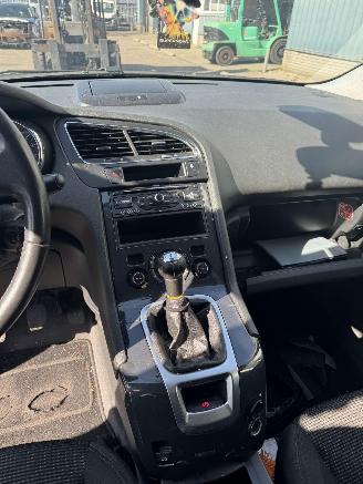 Peugeot  1.6 VTI Blue Lease 7p picture 8