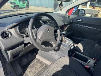 Peugeot  1.6 VTI Blue Lease 7p picture 10