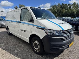 skadebil bedrijf Volkswagen Transporter 2.0 TDI L2H1 32 2021/3