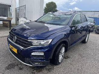 damaged passenger cars Volkswagen T-Roc 1.5 TSI Style 2020/1