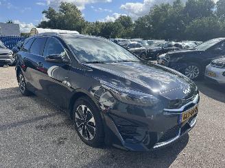 Voiture accidenté Kia Ceed 1.6 GDI PHEV DynamicPlusLine 2024/9