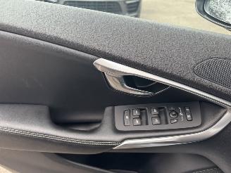 Volvo V-40 2.0 D2 Inscription picture 13