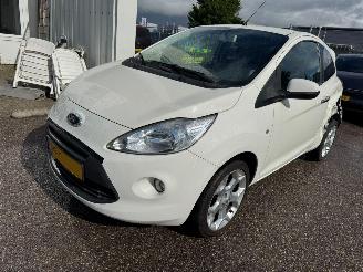Voiture accidenté Ford Ka 1.2 Titanium X start/stop 2011/2
