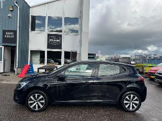 Renault Clio 1.0 TCe 90 Equilibre picture 2