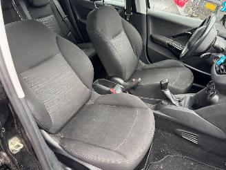 Peugeot 208 1.0 VTi Access picture 11