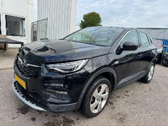 skadebil auto Opel Grandland X 1.2 AUTOMAAT Turbo Innovation 2020/11