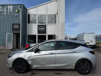 Opel Astra 1.2 Design & Tech picture 2