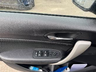 BMW 1-serie 118i Essential picture 16