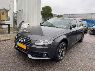 krockskadad bil auto Audi A4 Avant 2.0 TDI Pro Line 2009/6