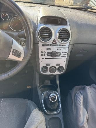 Opel Corsa 1.4-16V Anniversary Edition picture 8