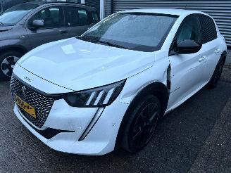 Vaurioauto  passenger cars Peugeot e-208 EV GT 350 50 kWh 2023/5