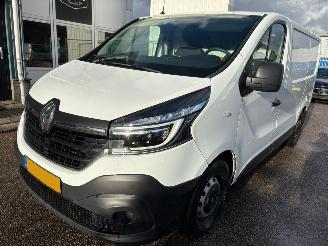 krockskadad bil bedrijf Renault Trafic 2.0 AUTOMAAT dCi 145 T29 L1H1 Comfort 145 PK 2021/12