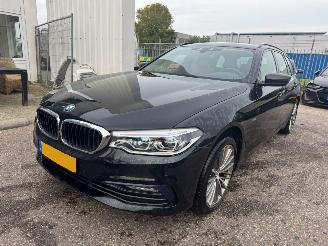 uszkodzony samochody osobowe BMW 5-serie Touring 520i AUTOMAAT High Executive 2017/9