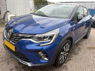 Unfallwagen Renault Captur 1.6 E-Tech Plug-in Hybrid 160 Initiale Paris 2021/11