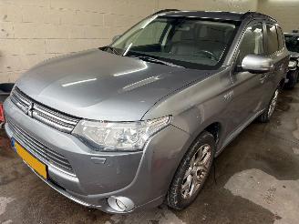  Mitsubishi Outlander 2.0 PHEV instyle 2013/12
