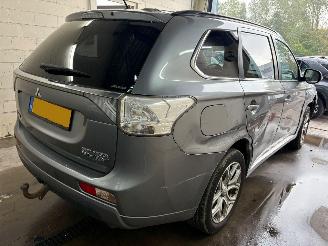 Mitsubishi Outlander 2.0 PHEV instyle picture 4