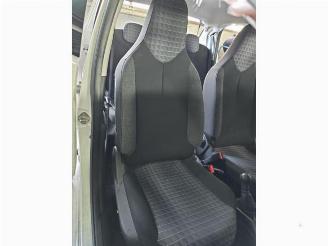 Peugeot 108 108, Hatchback, 2014 1.0 12V VVT-i picture 19