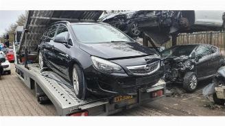 Coche siniestrado Opel Astra Astra J Sports Tourer (PD8/PE8/PF8), Combi, 2010 / 2015 1.6 16V 2011/6