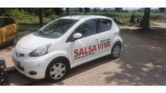 Coche siniestrado Toyota Aygo Aygo (B10), Hatchback, 2005 / 2014 1.0 12V VVT-i 2011/7